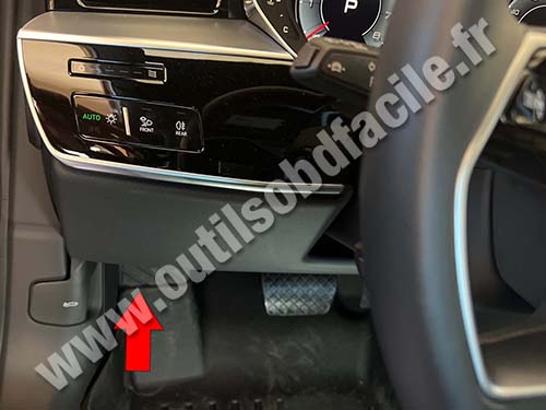 Audi A8 - Left-hand dashboard