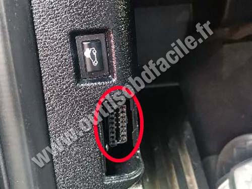 OBD Socket Plug Diagnostic Port Cover Pour BMW X3 F25 X4 F26 10-18