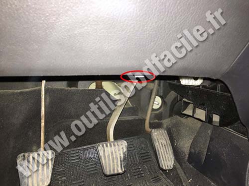 Chevrolet Kalos - OBD II plug