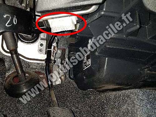 Daihatsu Trevis - OBD port