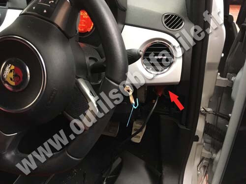 OBD2 port Fiat 500 (2007 - ) RHD - Find your plug !