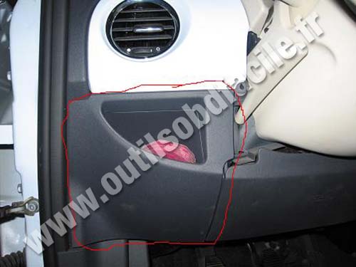 OBD2 port Fiat 500 (2007 - ) - Find your plug !