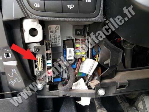 OBD Stecker in Fiat Punto Evo (2009 - 2012) - Einfach Ihren