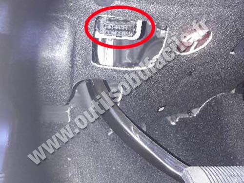 Jeep Grand Cherokee - OBD port