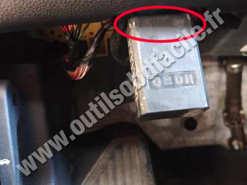 Kia Seltos - OBD connector