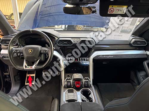 Lamborghini Urus - Dashboard