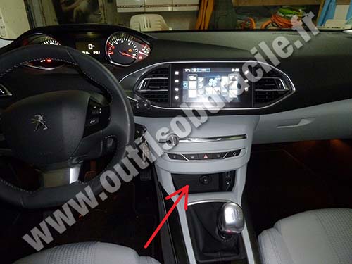 OBD2 port Peugeot 308 (2013 - ) - Find your plug !