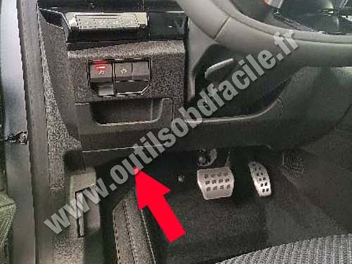 OBD Stecker in Renault Austral (2022 - ) - Einfach Ihren Adapter finden !