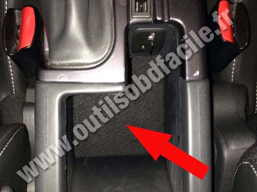 OBD Stecker in Renault Master 3 (2014 - 2019) - Einfach Ihren