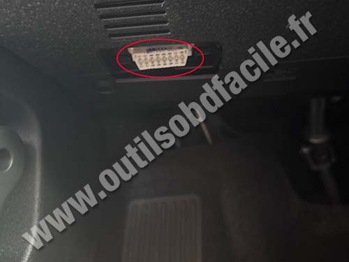 Volvo EX30 - OBD port