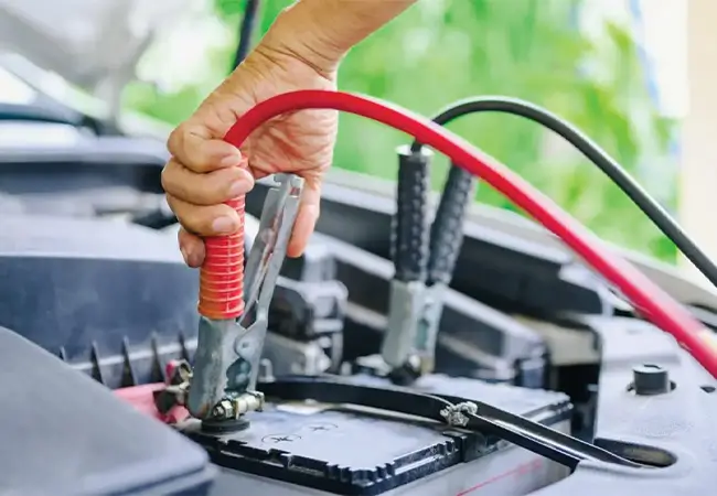 Recharge your car battery with jumper cables