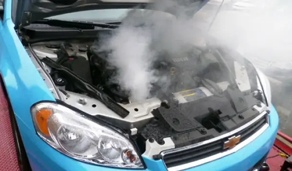 auto che fuma